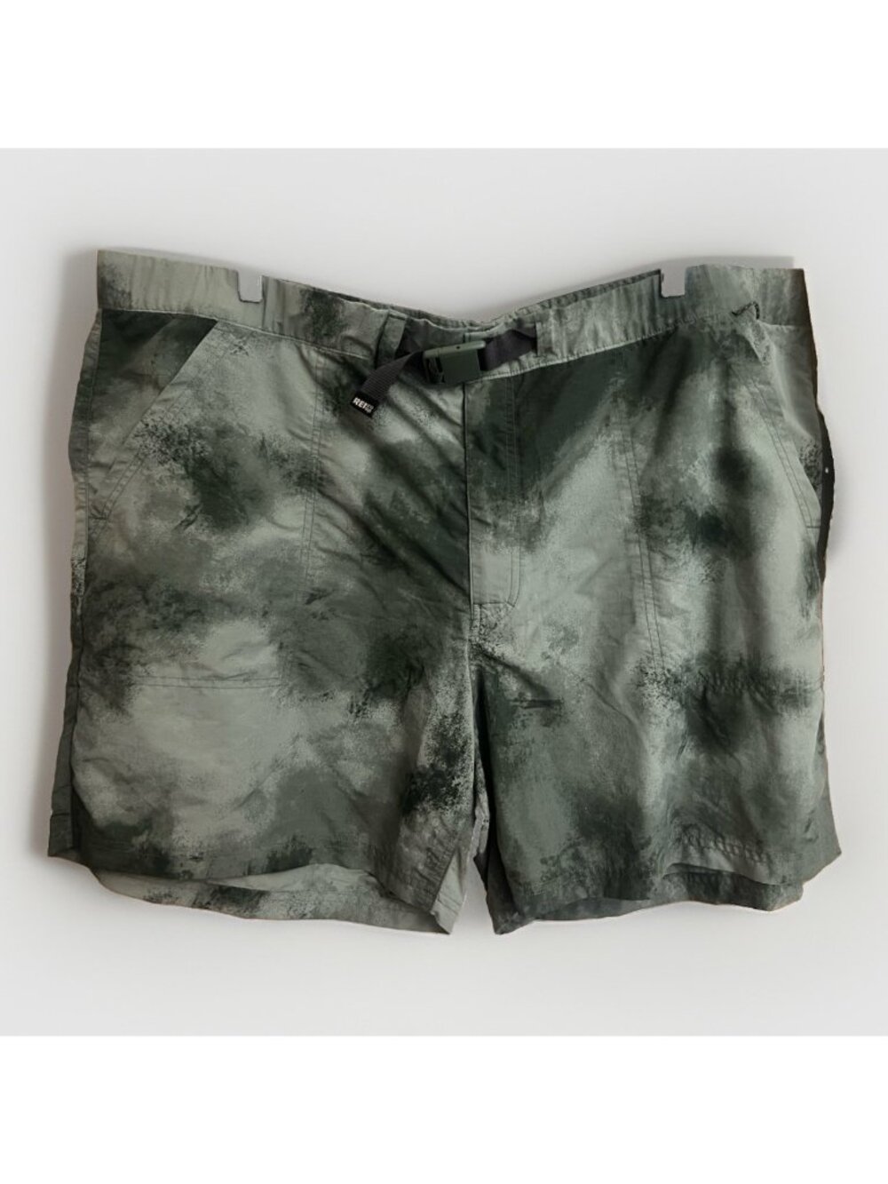 REI Co-op Sahara Amphib Shorts Men 2XL Green Tie Dye Hiking Outdoor Belted.  Mm